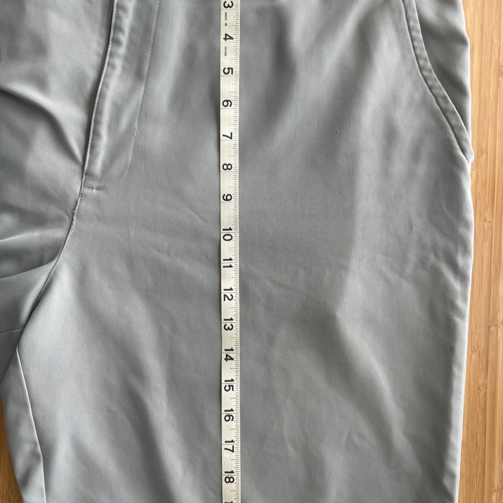 Izod Mens Golf Shorts - Picture 3 of 4